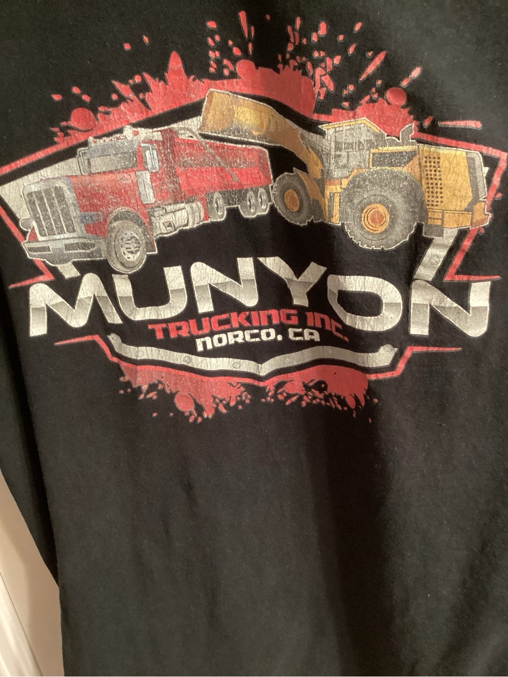 Munson Trucking, Black Graphic ,
Short-Sleeve Tee,Size Extra Large